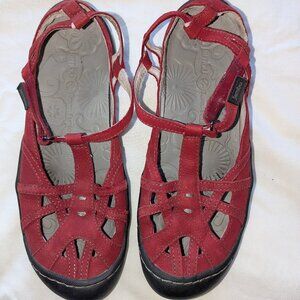 Jambu Red Leather T-Straps size 8.5